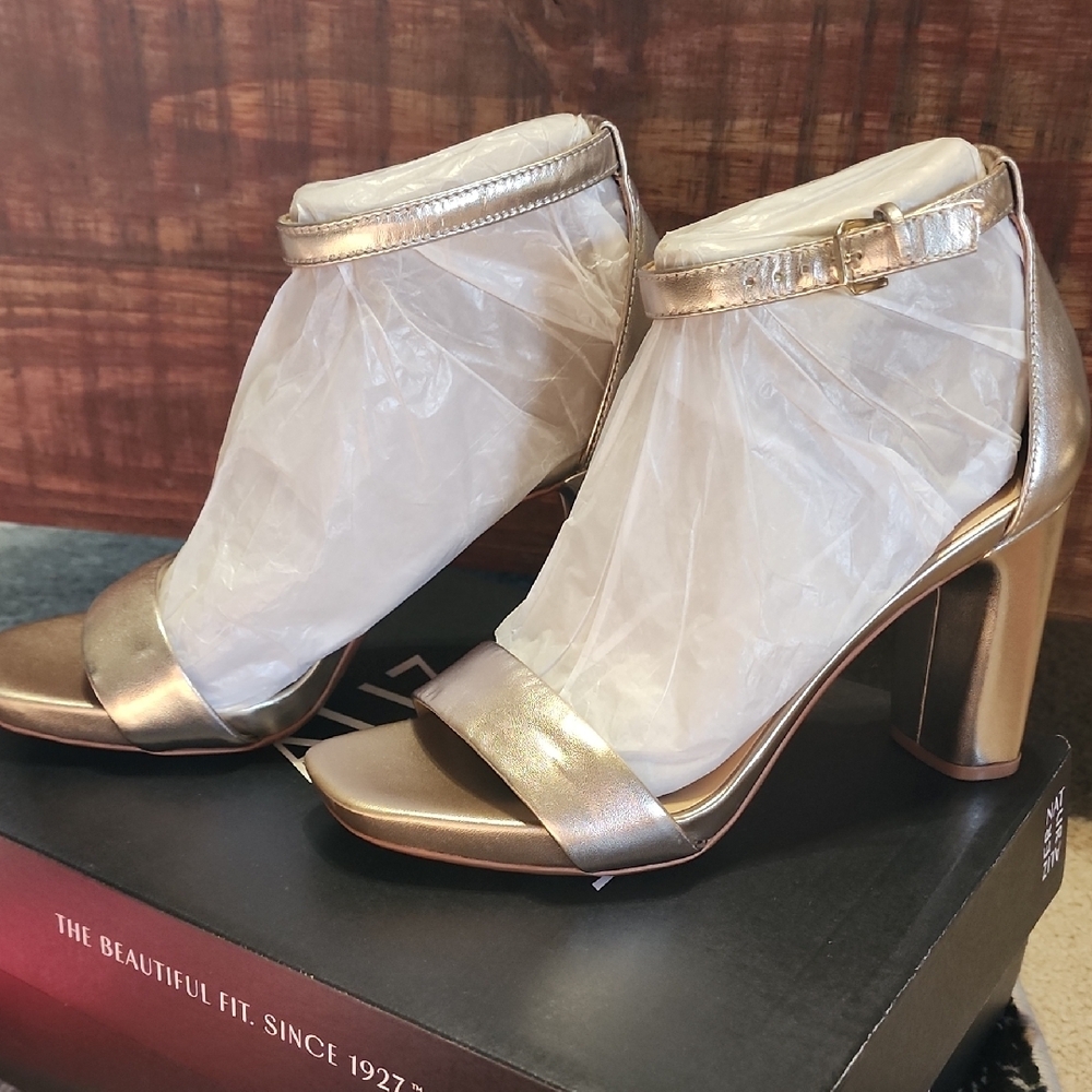 Chic Gold Block Heel Sandals - Picture 4 of 9